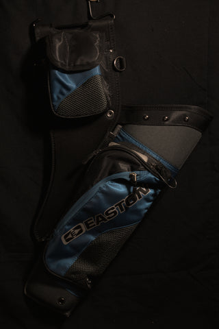 Easton Deluxe RH Side Quiver Blue